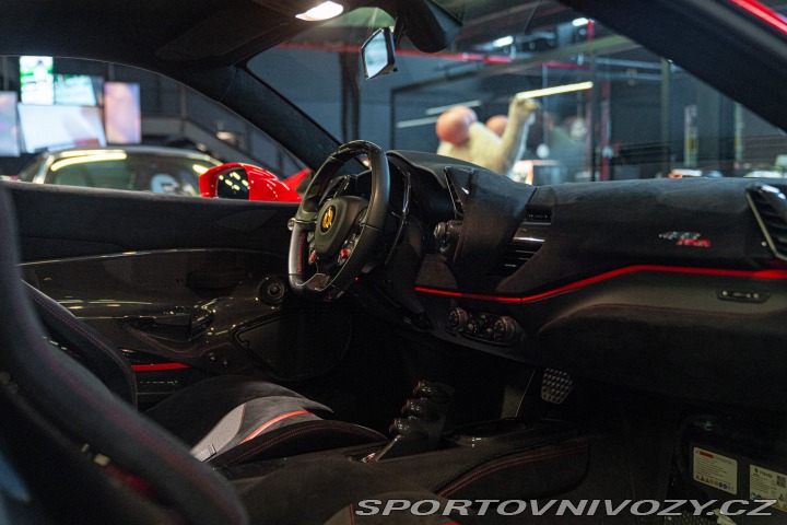 Ferrari 488 PISTA 2019