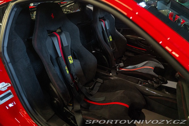 Ferrari 488 PISTA 2019