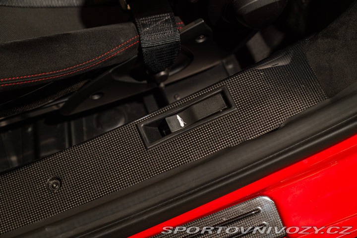 Ferrari 488 PISTA 2019