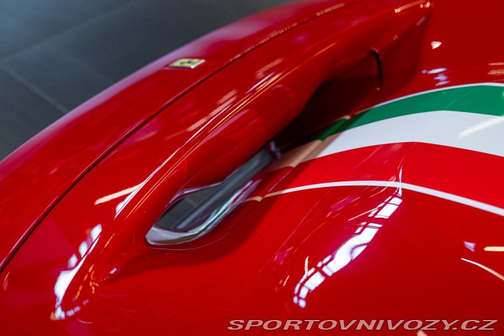 Ferrari 488 PISTA 2019
