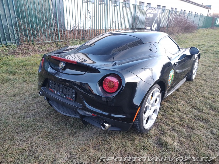Alfa Romeo 4C  2013