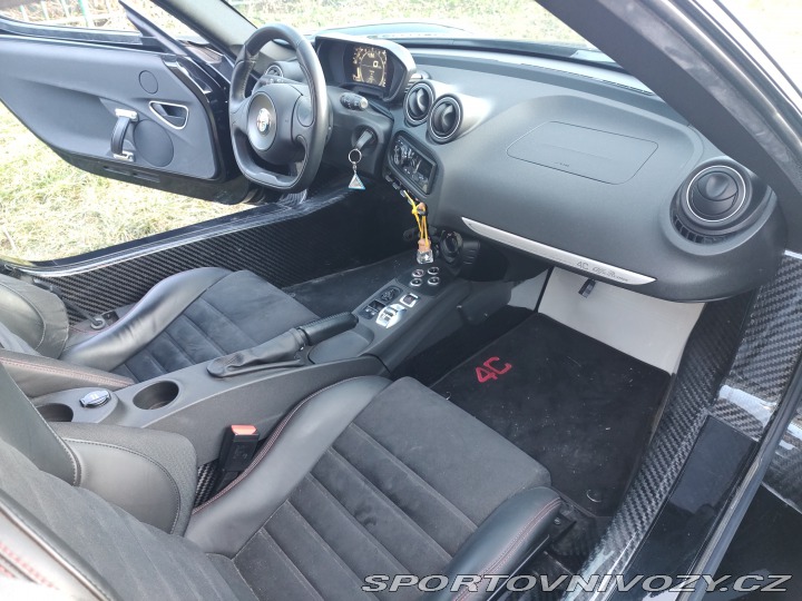 Alfa Romeo 4C  2013
