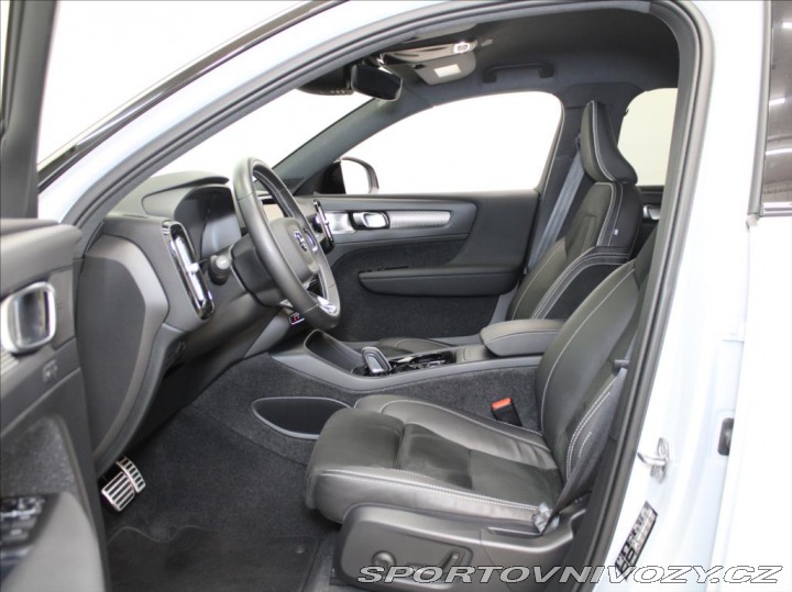 Volvo Ostatní modely XC40 2,0 B4 R-Design H/K BLIS 2021