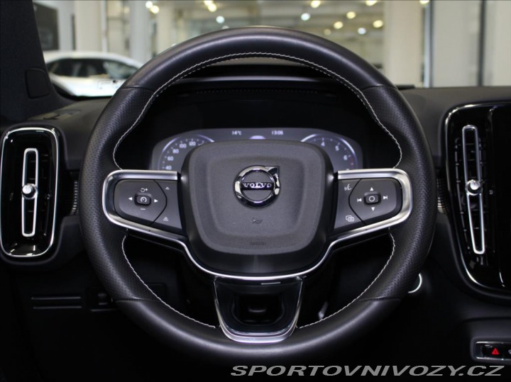 Volvo Ostatní modely XC40 2,0 B4 R-Design H/K BLIS 2021