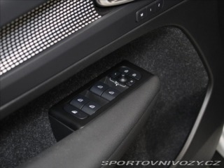 Volvo Ostatní modely XC40 2,0 B4 R-Design H/K BLIS 2021