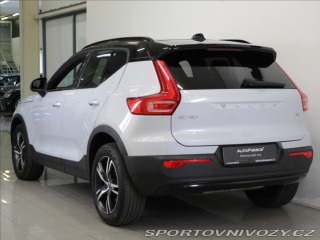 Volvo Ostatní modely XC40 2,0 B4 R-Design H/K BLIS 2021