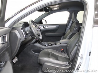 Volvo Ostatní modely XC40 2,0 B4 R-Design H/K BLIS 2021