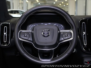 Volvo Ostatní modely XC40 2,0 B4 R-Design H/K BLIS 2021