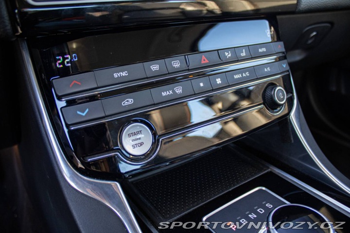 Jaguar XE 2.0 I4D Prestige AT 2017