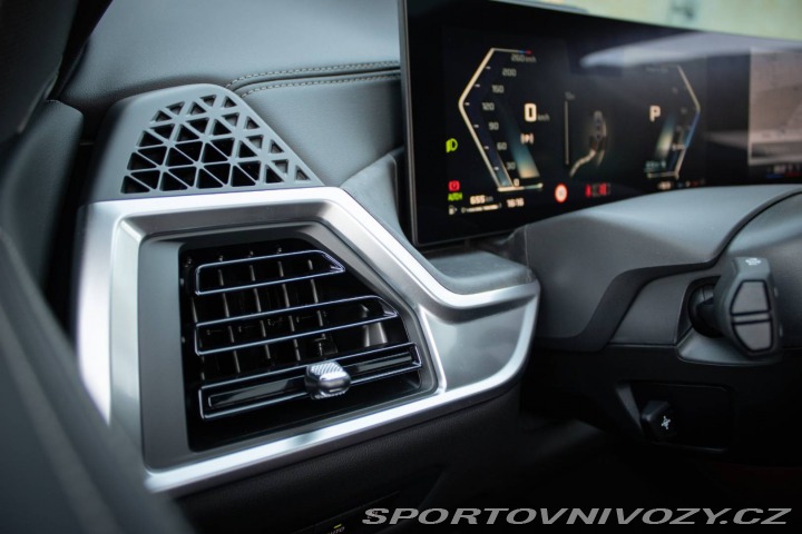BMW X6 xDrive M60i - ZÁRUKA, BE 2024