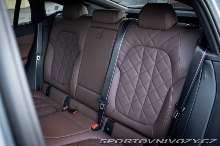 BMW X6 xDrive M60i - ZÁRUKA, BE 2024