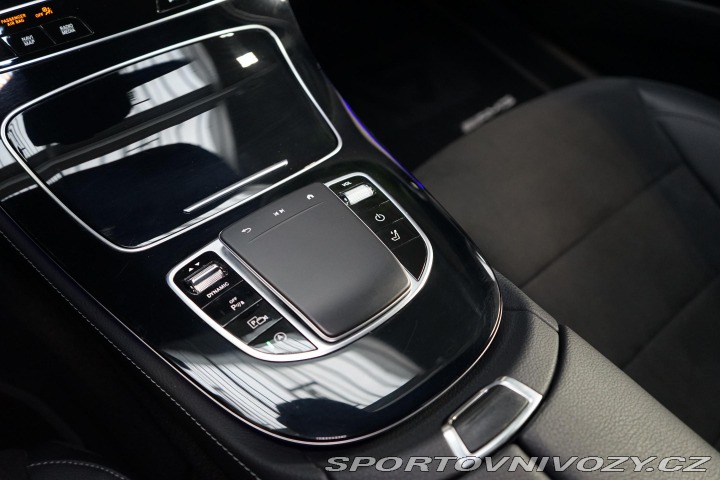 Mercedes-Benz E 220d 4M AMG LED Distronic 2020