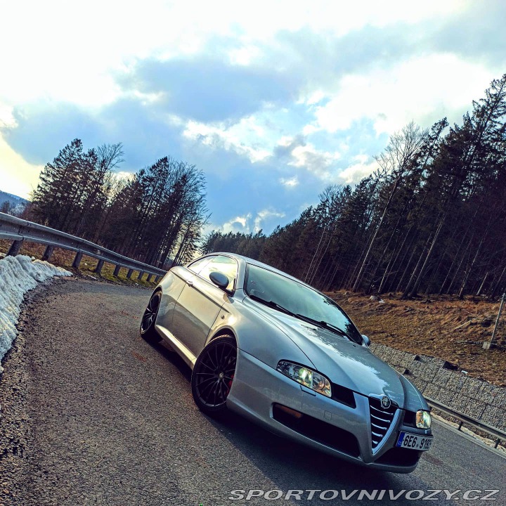 Alfa Romeo GT 2004