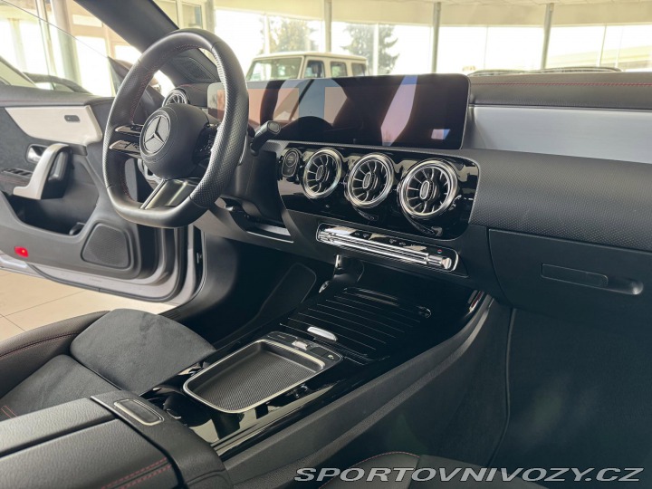 Mercedes-Benz CLA 180 AMG*MbuX*Panorama*Fac 2023