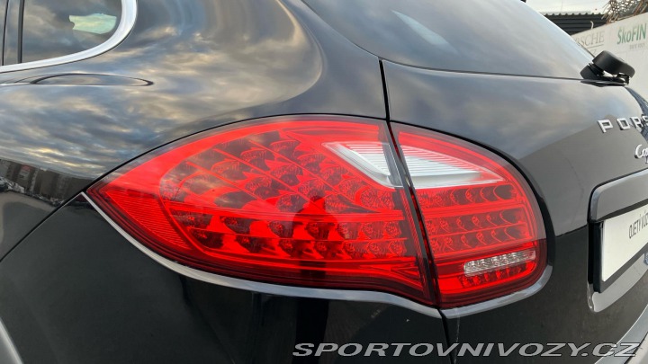 Porsche Cayenne Turbo 2011