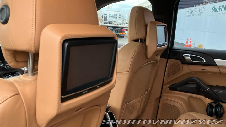 Porsche Cayenne Turbo 2011