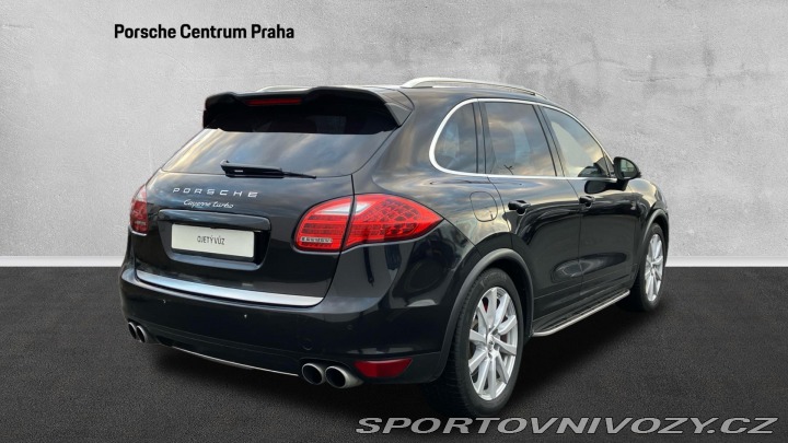 Porsche Cayenne Turbo 2011