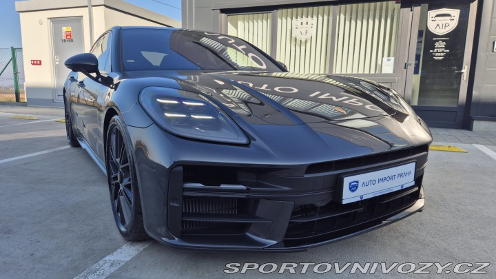 Porsche Panamera GTS 2025
