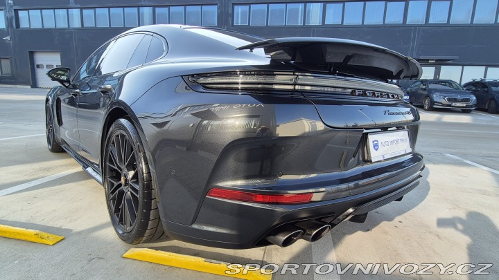 Porsche Panamera GTS 2025