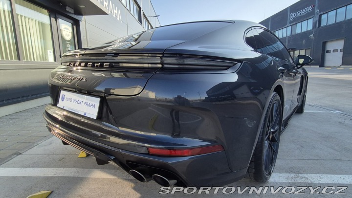 Porsche Panamera GTS 2025