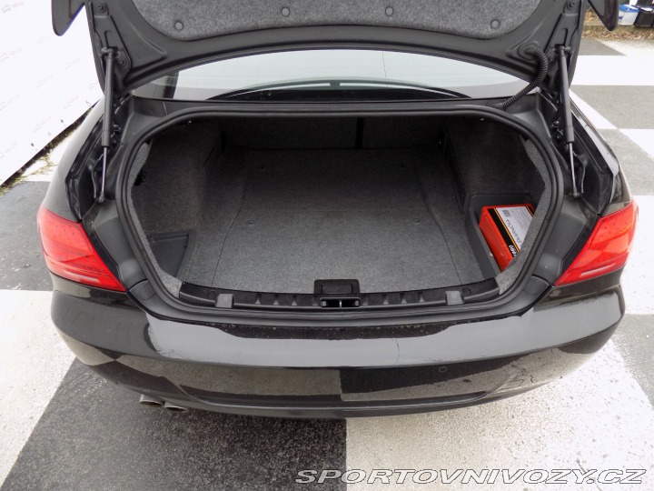 BMW 3 330d/M-sport/Bi-xenon/ 2011