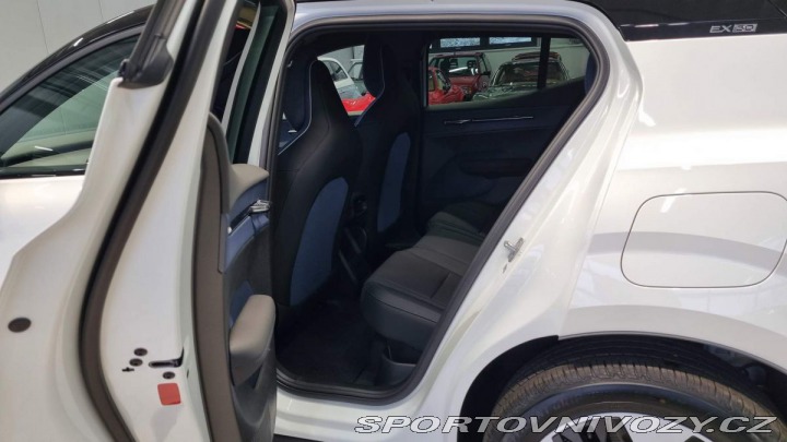 Volvo Ostatní modely EX30 Single Motor Plus 272 Hp 2025