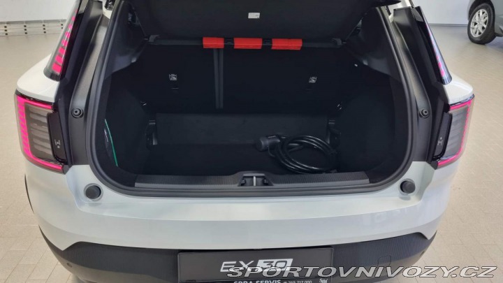 Volvo Ostatní modely EX30 Single Motor Plus 272 Hp 2025