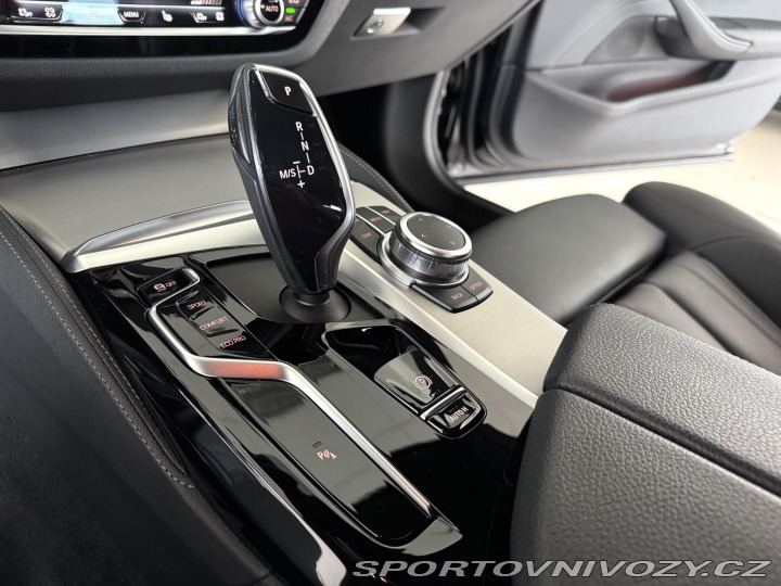 BMW 5 530d xDrive*M-SPORT*Webas 2022