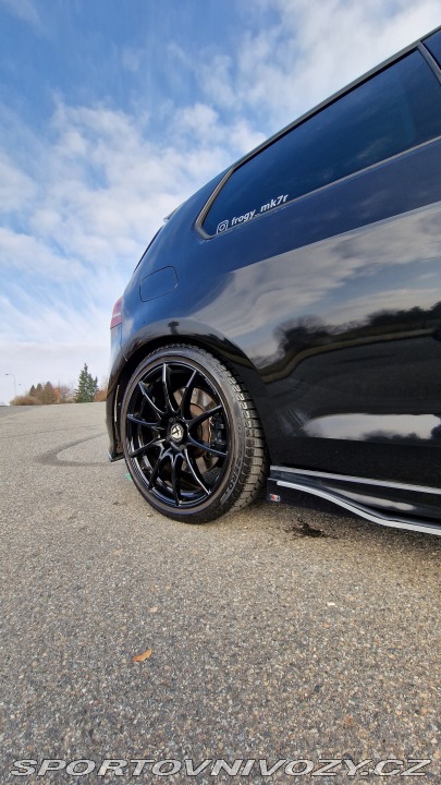 Volkswagen Golf 7R hatchback 2014