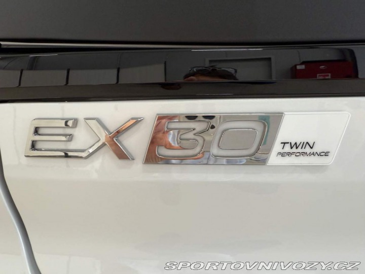 Volvo Ostatní modely EX30 Twin Motor Performance Ul 2025