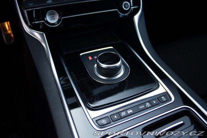 Jaguar XE 2.0 I4P R-Sport AT 2019