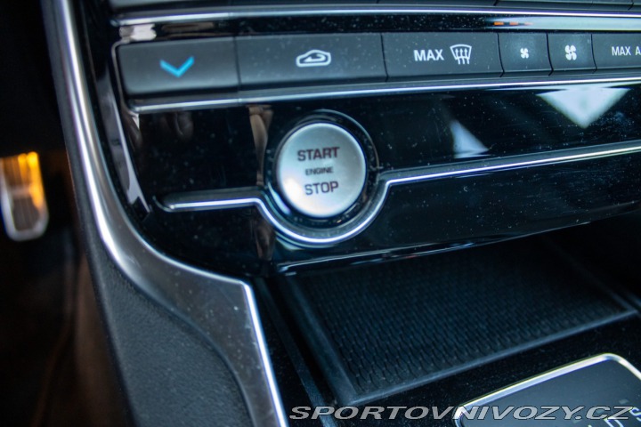 Jaguar XE 2.0 I4P R-Sport AT 2019