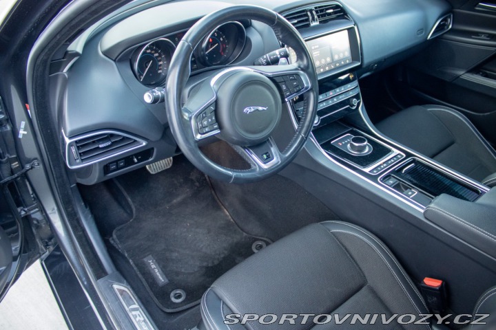 Jaguar XE 2.0 I4P R-Sport AT 2019