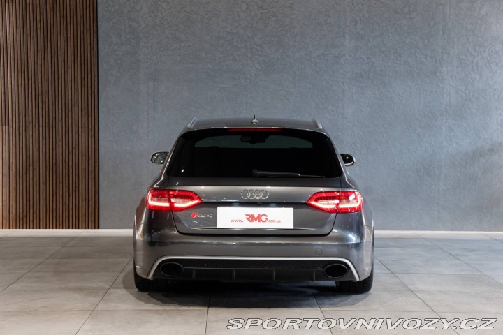 Audi RS4 RS4 4.2 FSI quattro 2013