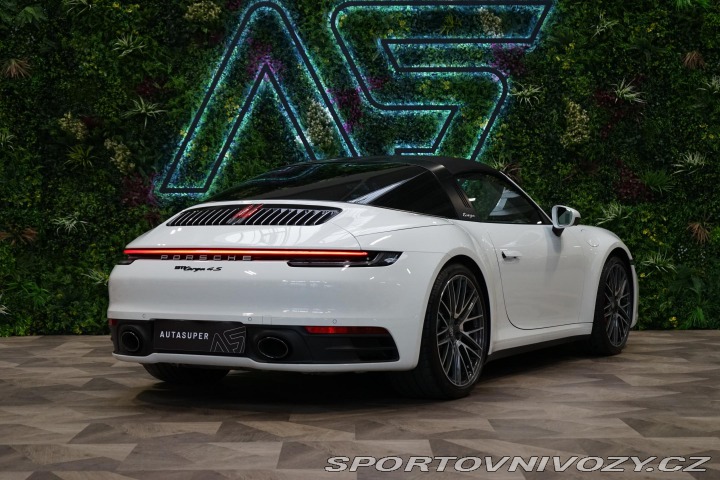 Porsche 911 Targa 4S Bose Chrono Záru 2021