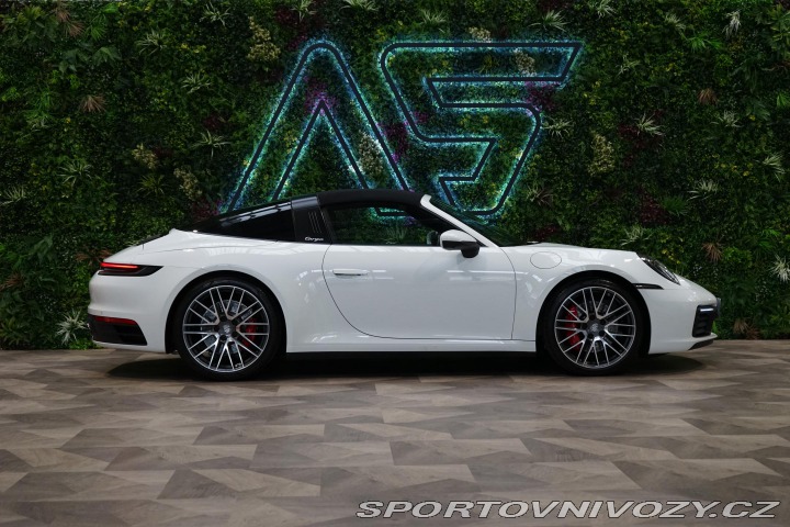 Porsche 911 Targa 4S Bose Chrono Záru 2021