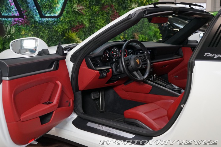Porsche 911 Targa 4S Bose Chrono Záru 2021