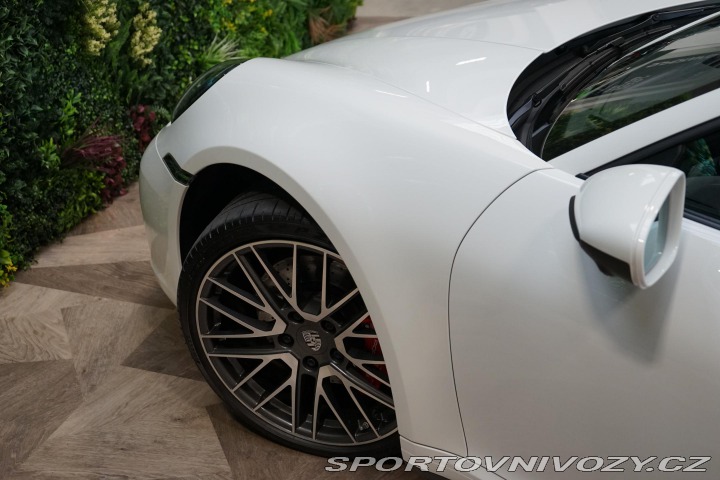 Porsche 911 Targa 4S Bose Chrono Záru 2021