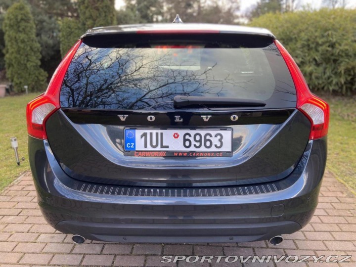 Volvo V60 2,4D 158kw 2014