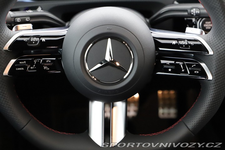 Mercedes-Benz A AMG Line A 180 2024