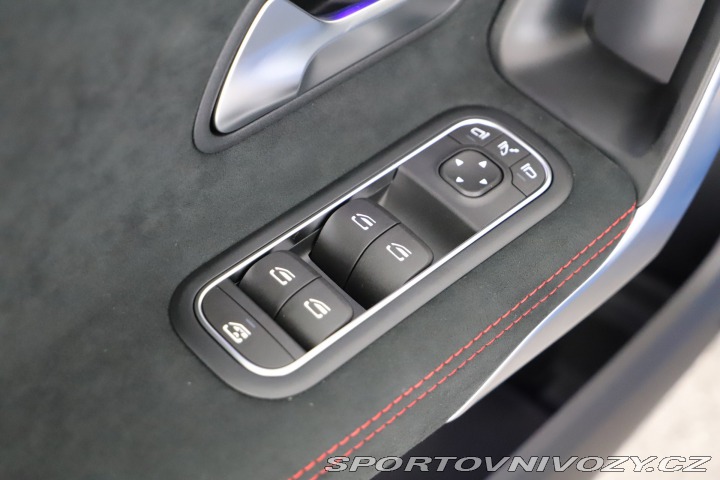 Mercedes-Benz A AMG Line A 180 2024