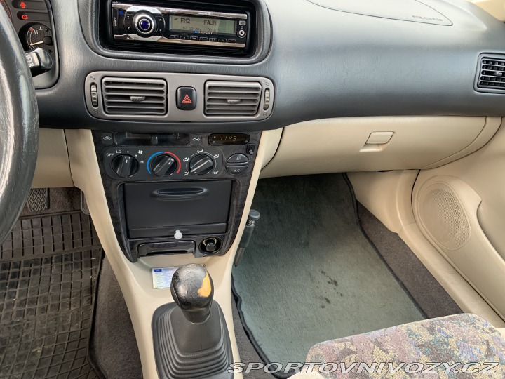 Toyota Corolla 1,3 hatchback typ E11 1998