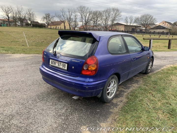 Toyota Corolla 1,3 hatchback typ E11 1998
