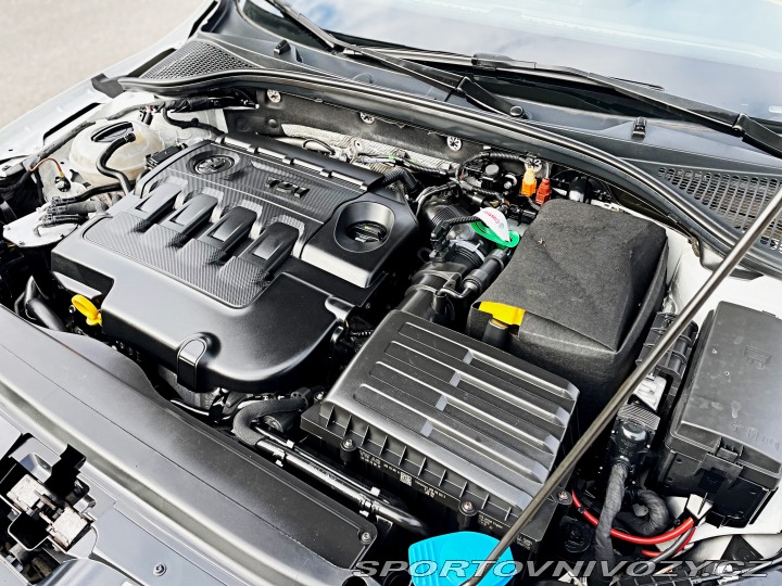 Škoda Octavia RS 2.0TDI DSG F1 RS MÓDY 2015