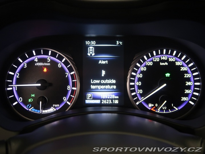 Infiniti Q50 Hybrid AWD 2014