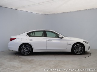 Infiniti Q50 Hybrid AWD 2014