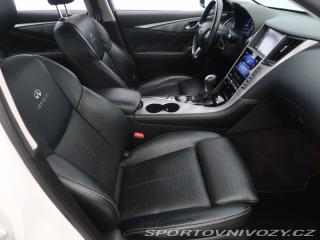 Infiniti Q50 Hybrid AWD 2014