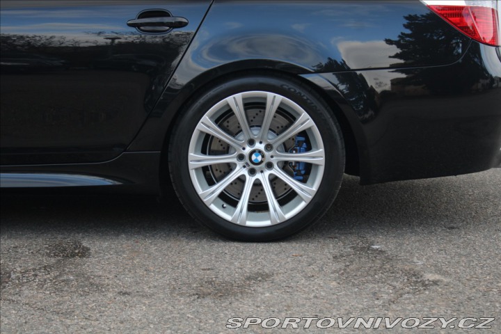 BMW M5 5,0 E60 V10 2005