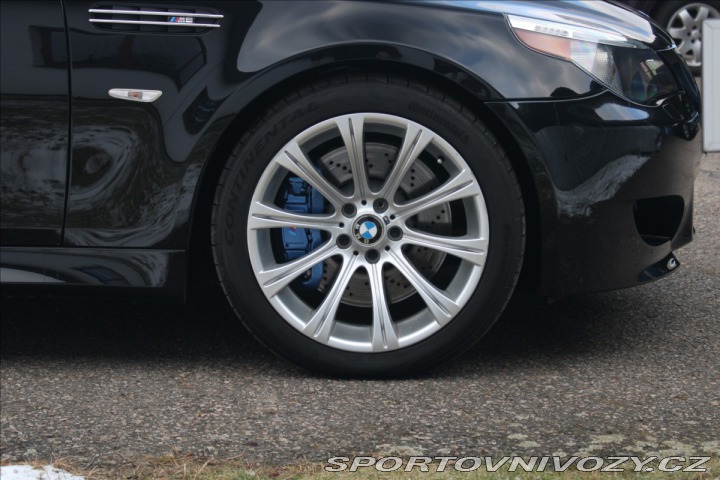 BMW M5 5,0 E60 V10 2005