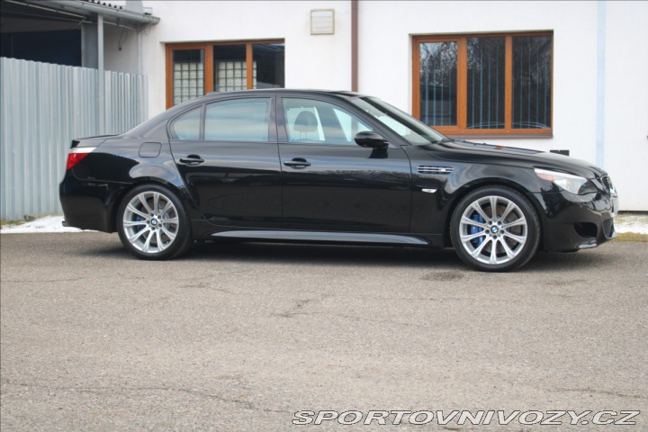BMW M5 5,0 E60 V10 2005
